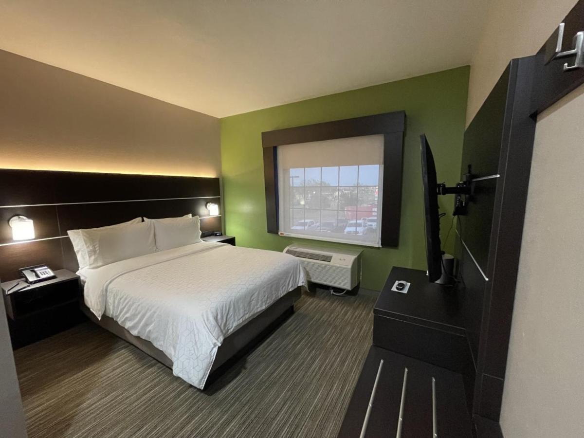 Holiday Inn Express Hotel And Suites Ada By Ihg Eksteriør billede